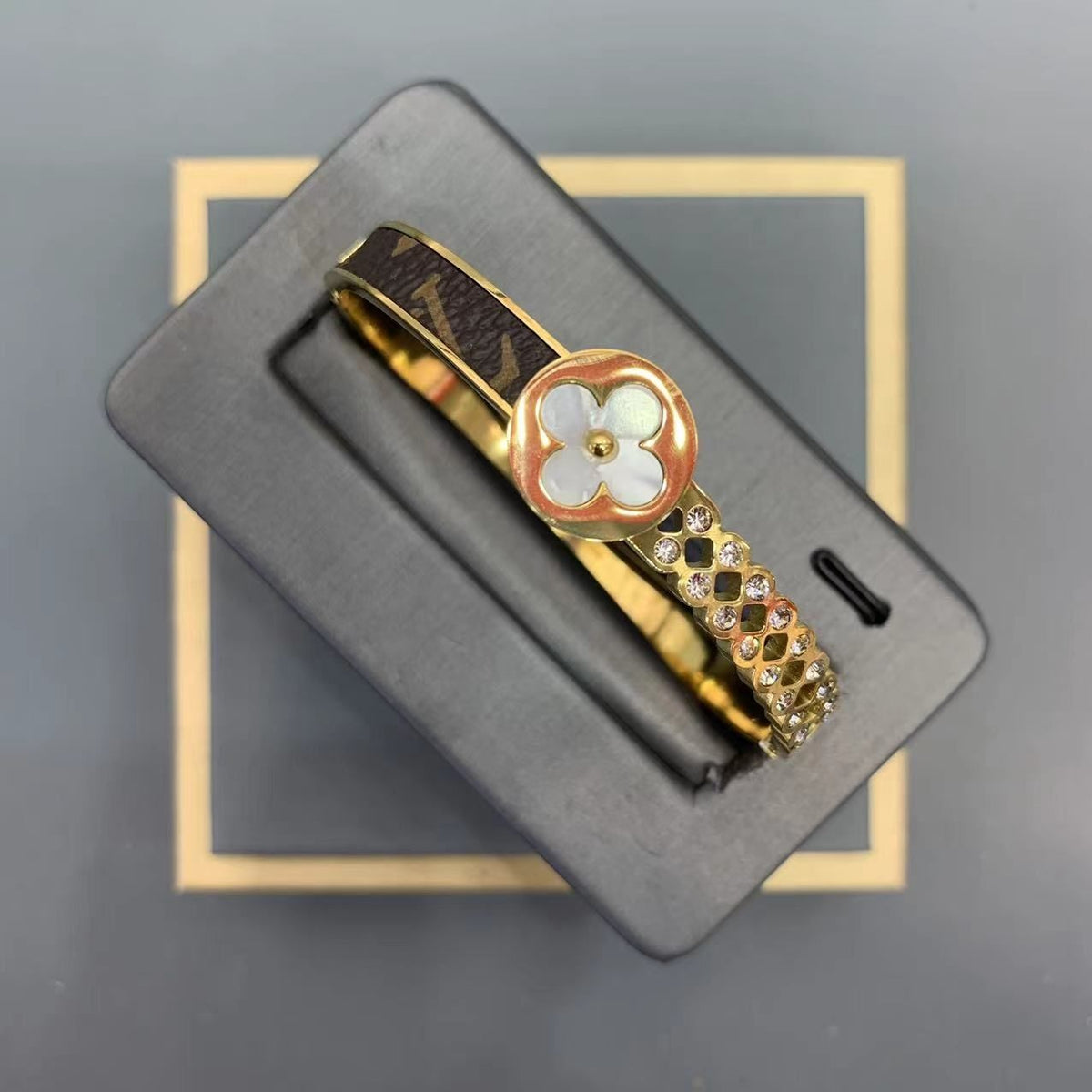 Fashion Retro VL diamond  bracelet