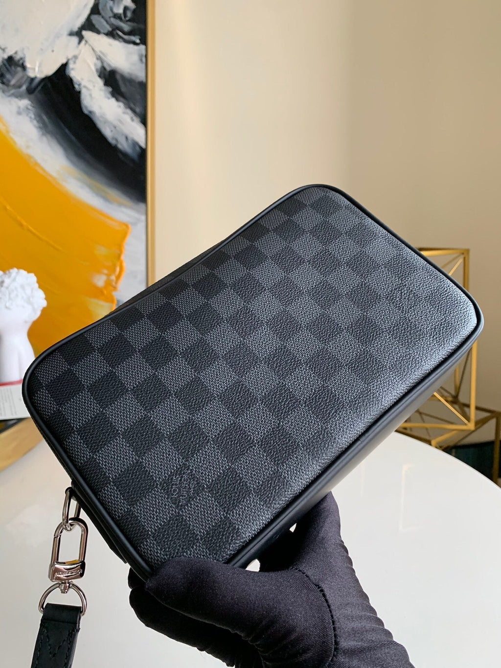 high-capacity pouch handbag