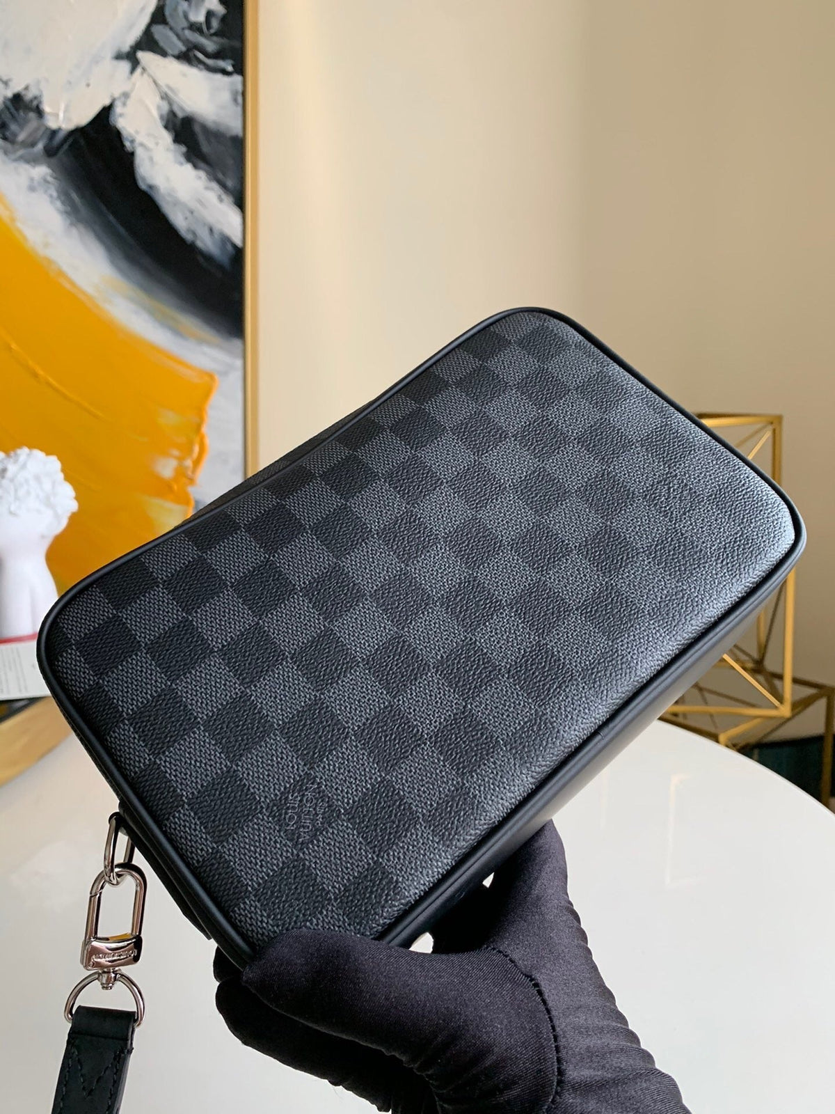 high-capacity pouch handbag